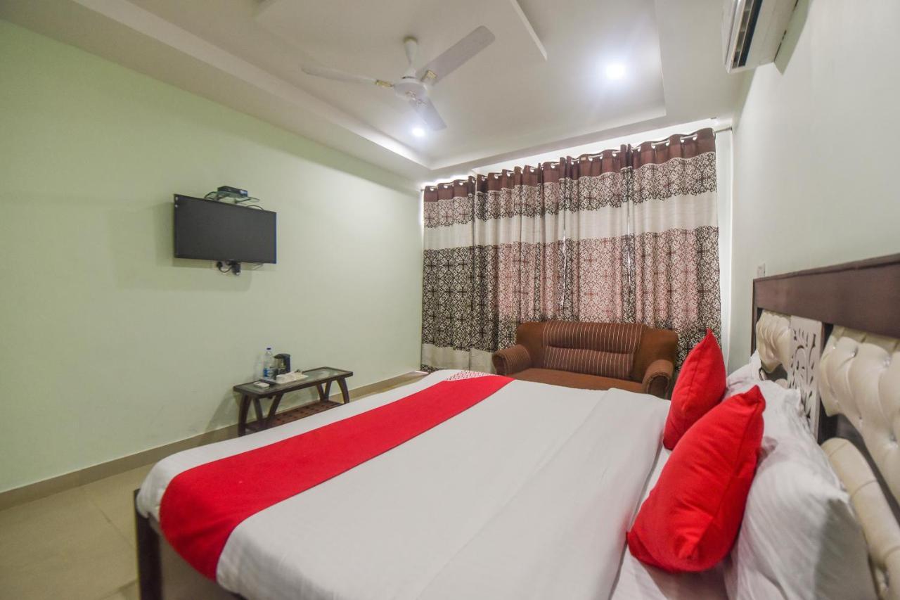 Oyo Hotel Shanti Guest House Dharamshala Buitenkant foto